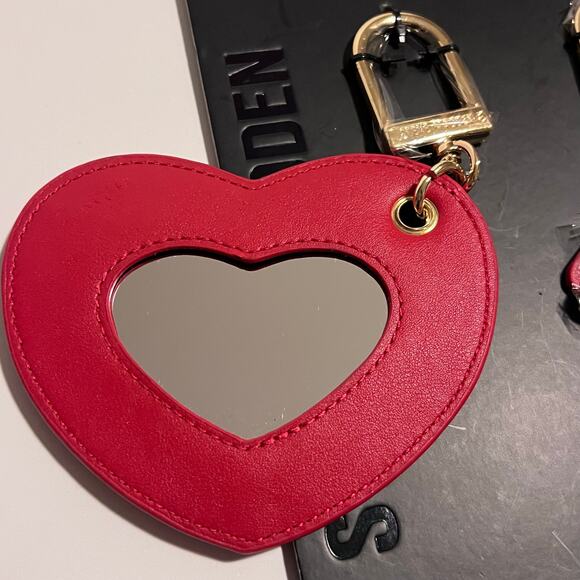 Steve Madden Red Heart Mirror Bag Charm Gold Keychain NEW - Picture 4 of 5